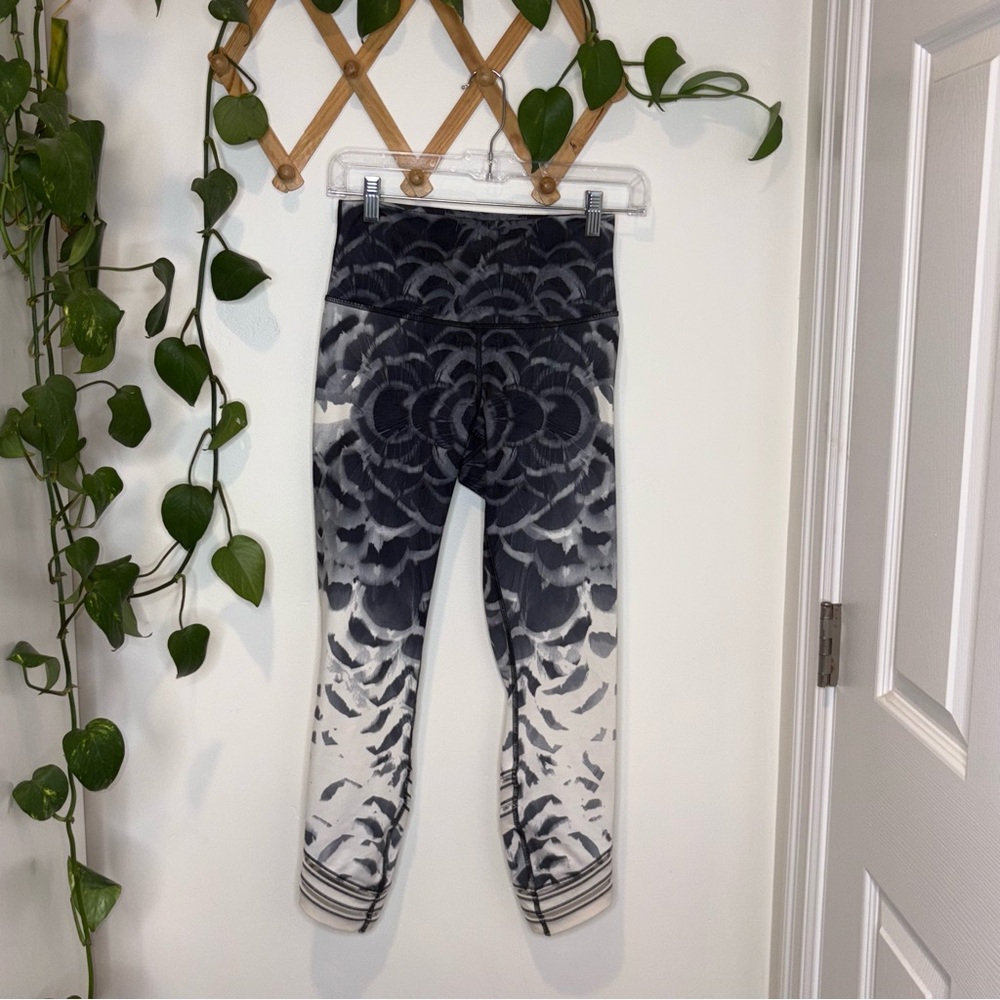LULULEMON High Times Pant *SE Pretty Plume Angel Wing / Black / Angel Wing